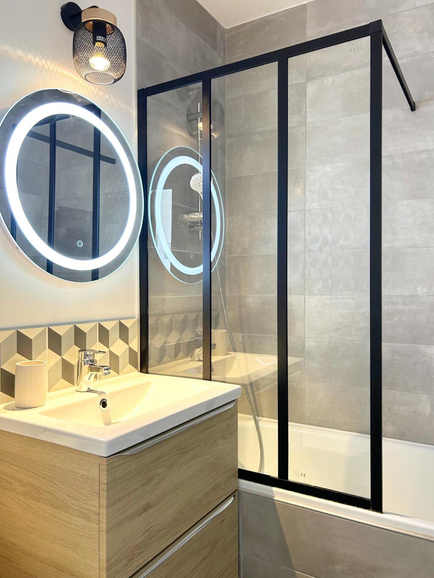 Emma - Centre Historique - Parking Privee Apartment Ош Екстериор снимка