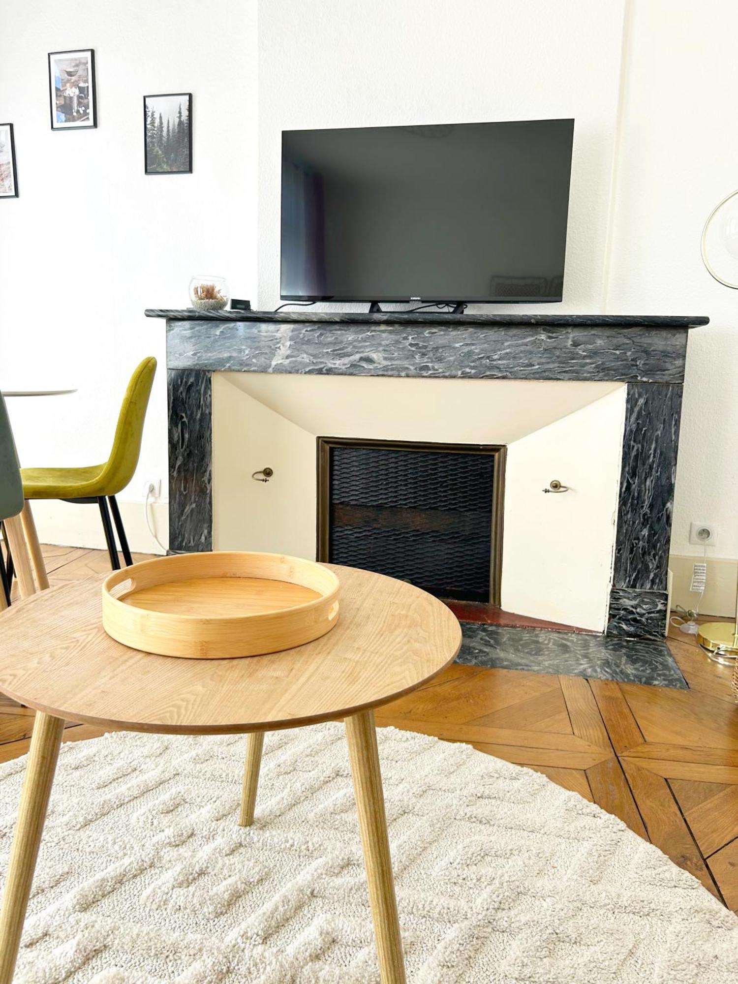 Emma - Centre Historique - Parking Privee Apartment Ош Екстериор снимка