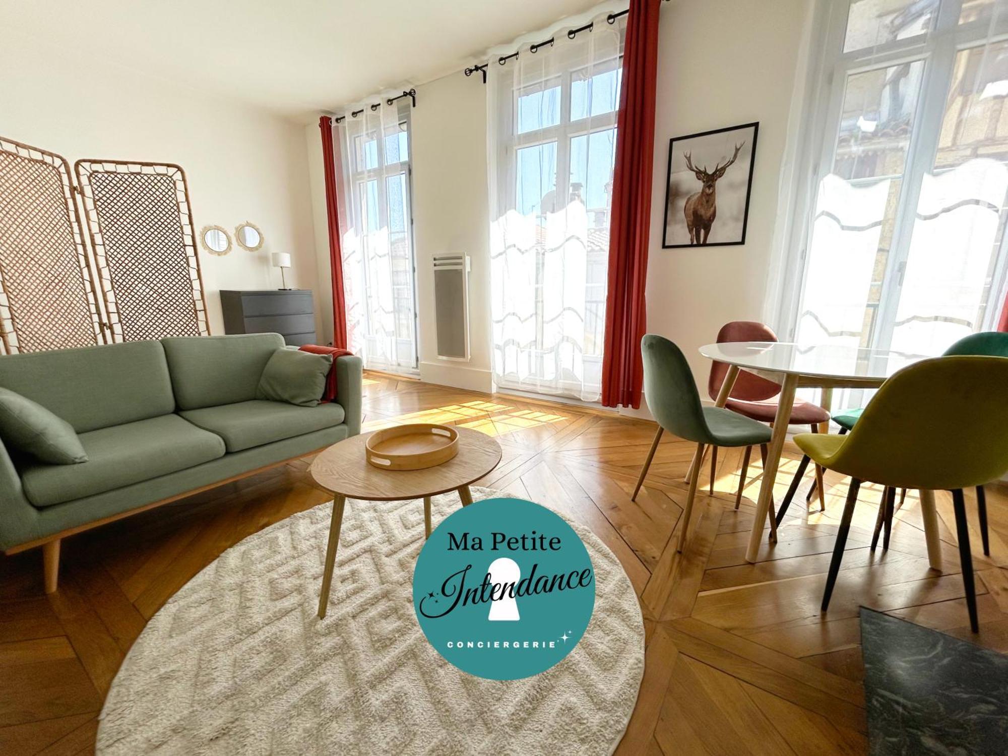 Emma - Centre Historique - Parking Privee Apartment Ош Екстериор снимка