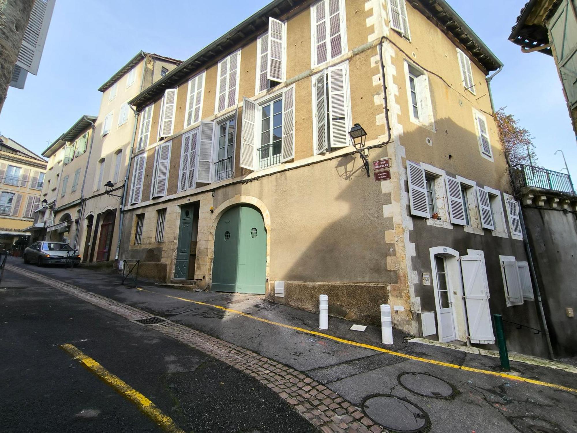 Emma - Centre Historique - Parking Privee Apartment Ош Екстериор снимка